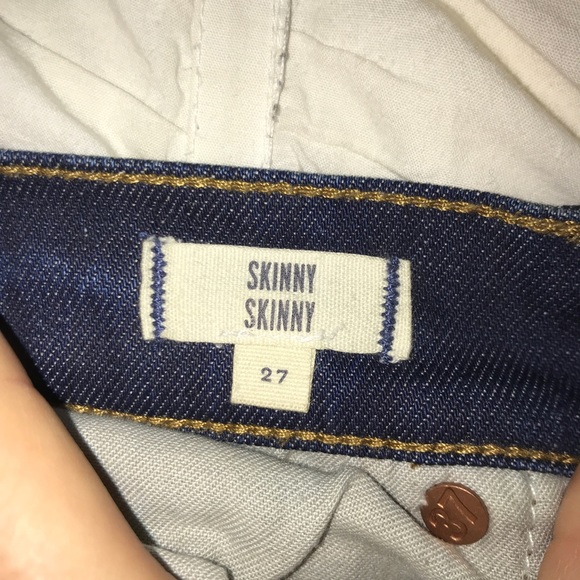 Distressed Madewell Jeans - Picture 6 of 7